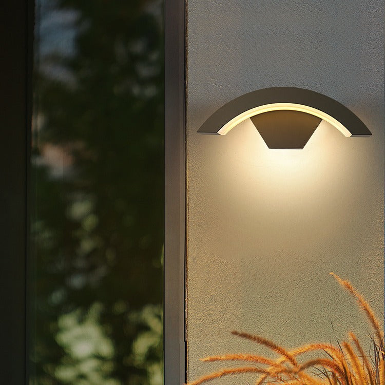 IP65 Arched Outdoor Wall Light