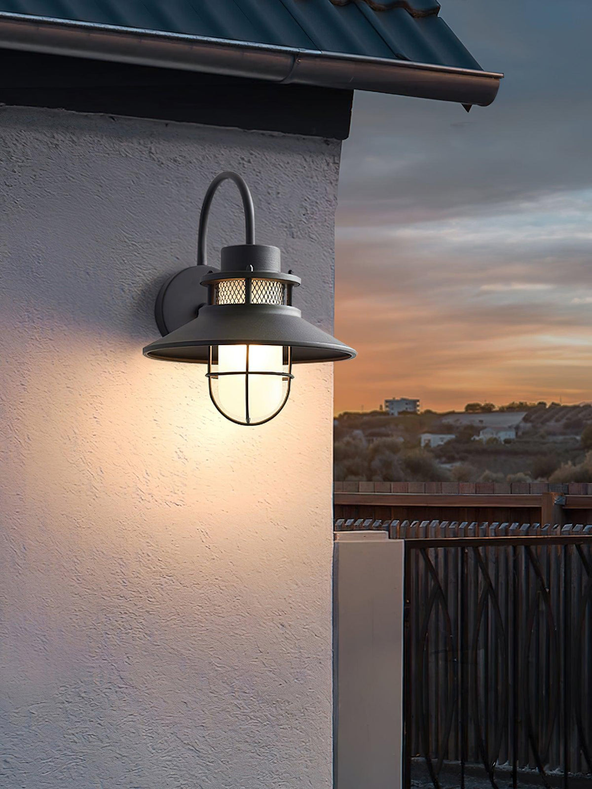 Felix Industrial Outdoor Lamp