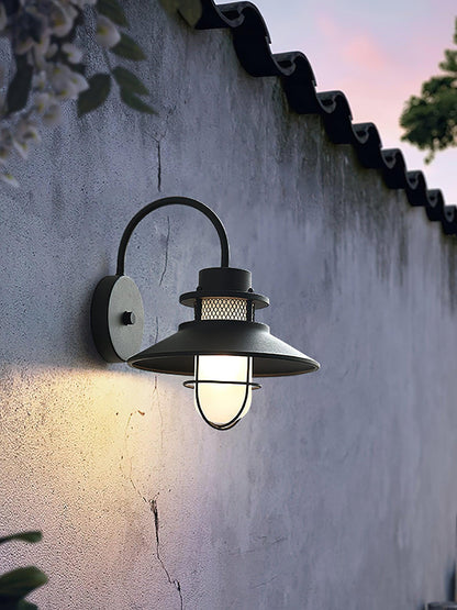 Felix Industrial Outdoor Lamp