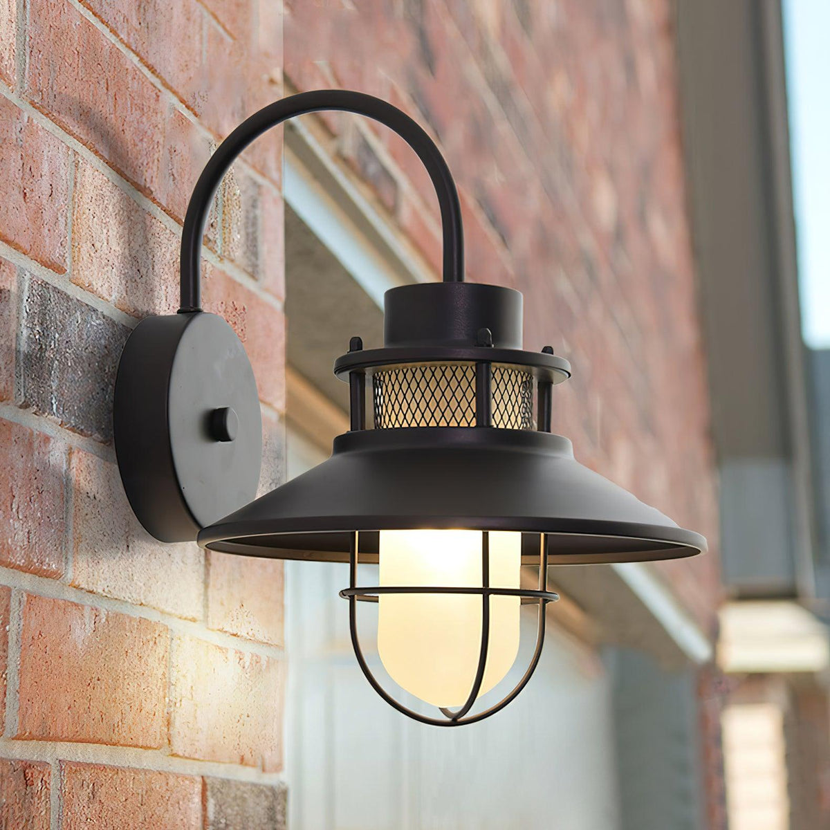Felix Industrial Outdoor Lamp