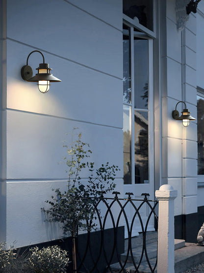 Felix Industrial Outdoor Lamp