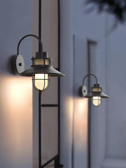 Felix Industrial Outdoor Lamp