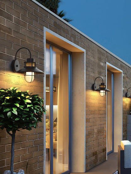 Felix Industrial Outdoor Lamp