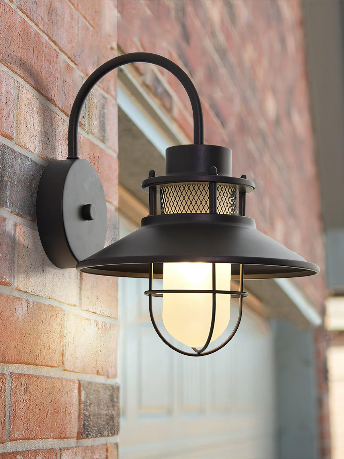 Felix Industrial Outdoor Lamp