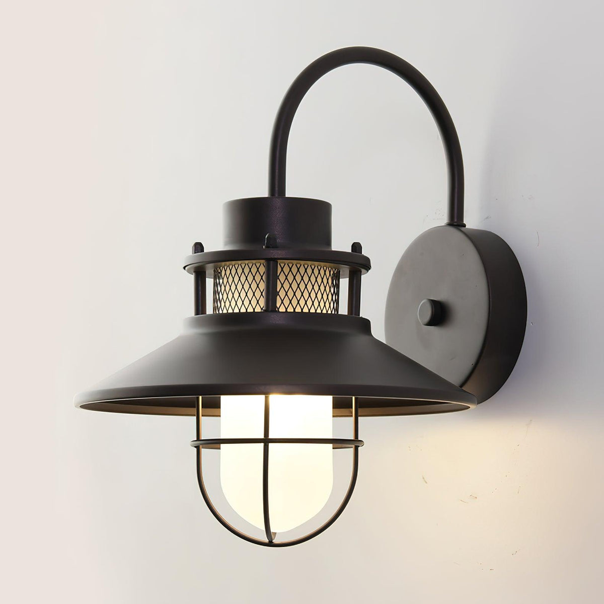 Felix Industrial Outdoor Lamp