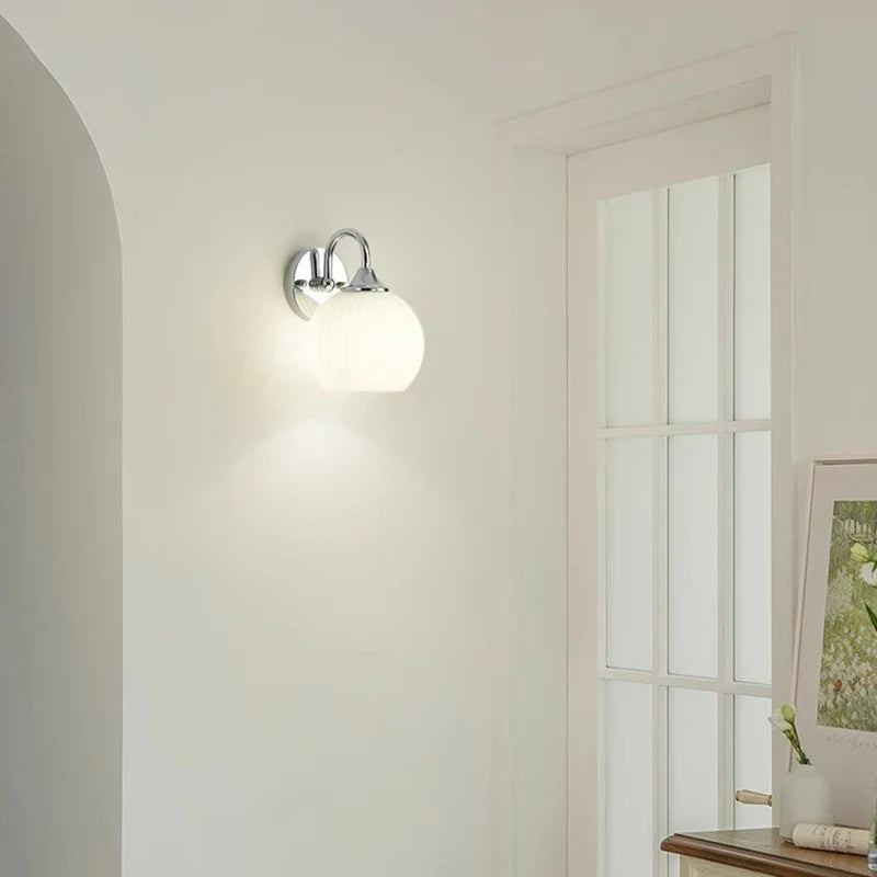 Quashion Ribbed Globe Wall Lamp