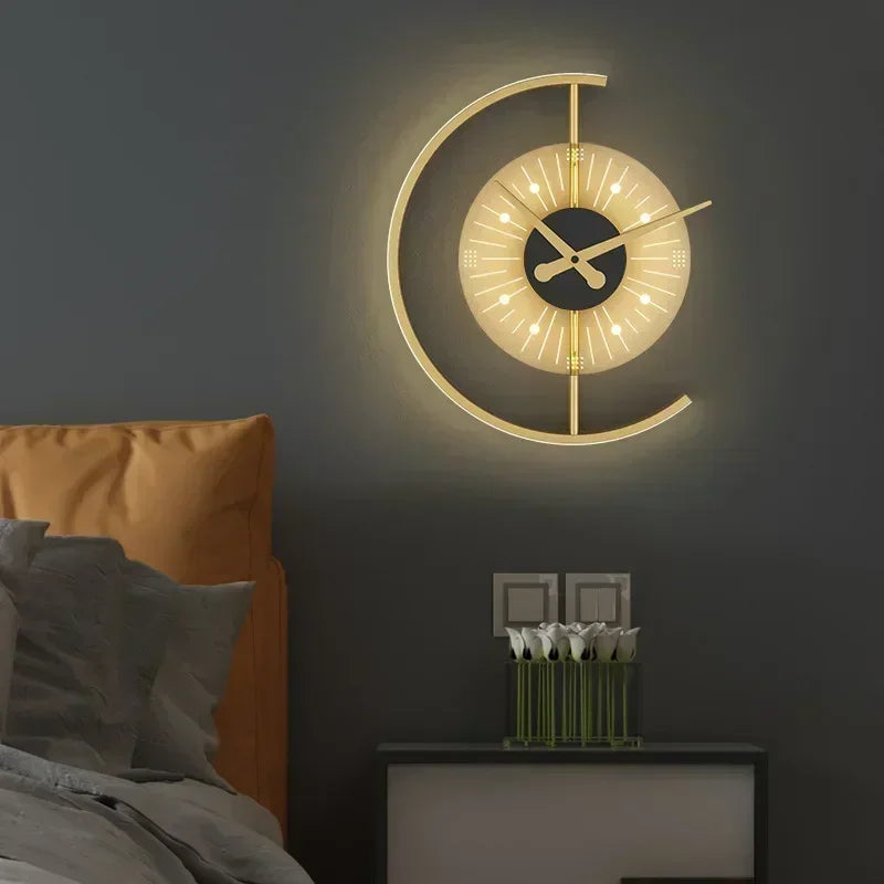 Lunaris Wall Clock Light