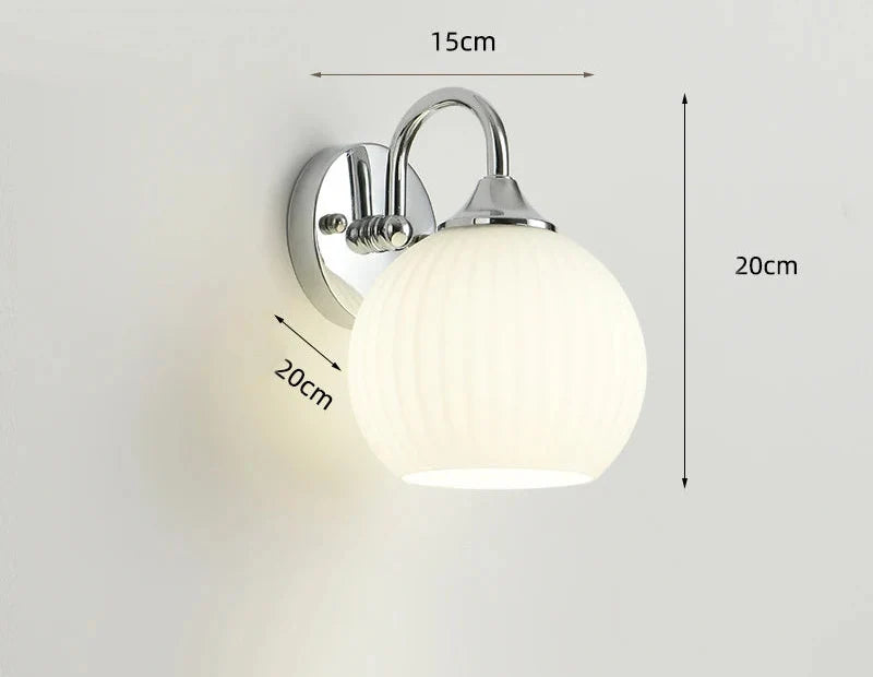Quashion Ribbed Globe Wall Lamp